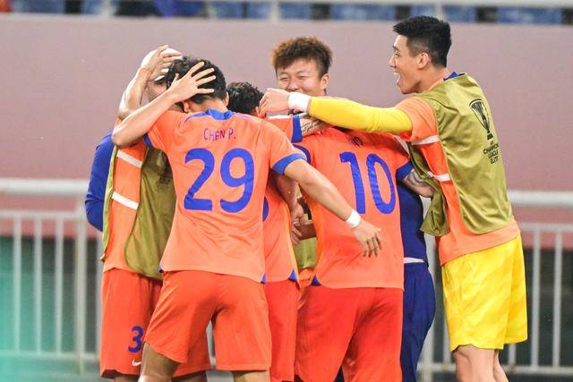 周琦12+18徐杰26分 广东大胜辽宁总比分1-1